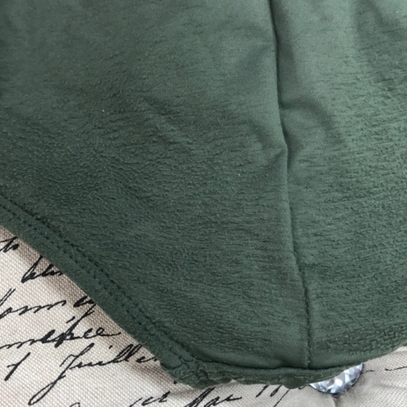 La Blanca Island Goddess Twist Front Keyhole Swimsuit - Picture 4 of 8